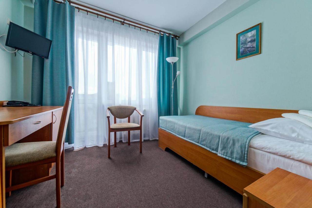 Zvezda Hotel Minsk Exterior foto